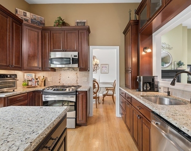 1069 Devonshire Avenue - Photo Thumbnail 8