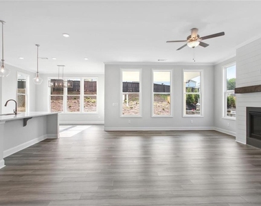 644 Stoneview Drive - Photo Thumbnail 3
