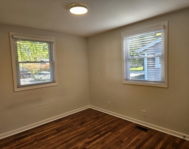 102 Kansas Street - Photo Thumbnail 4