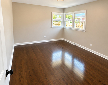 17140 University Avenue - Photo Thumbnail 8