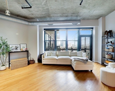 849 N Franklin Street - Photo Thumbnail 11