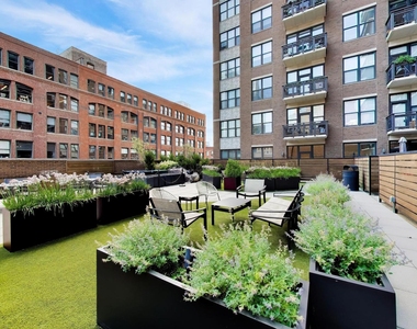 849 N Franklin Street - Photo Thumbnail 42
