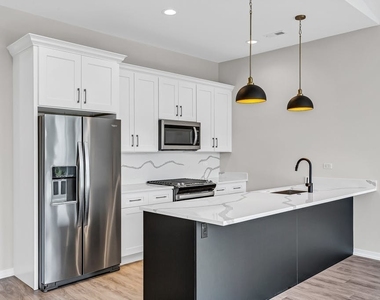 4906 S Saint Lawrence Avenue - Photo Thumbnail 1