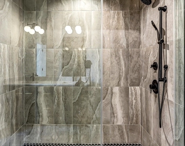 4906 S Saint Lawrence Avenue - Photo Thumbnail 9