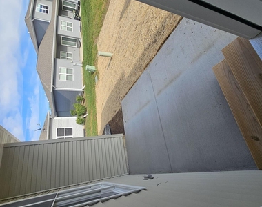 915 Partridge Circle - Photo Thumbnail 9