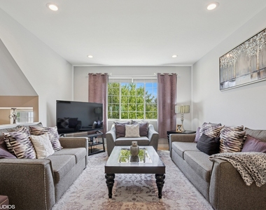 983 Mayfair Court - Photo Thumbnail 4