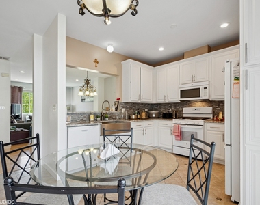 983 Mayfair Court - Photo Thumbnail 8