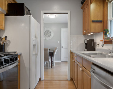 702 School Street - Photo Thumbnail 6