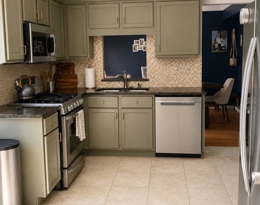 4072 N Newport Lane - Photo Thumbnail 6