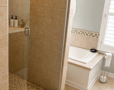 4072 N Newport Lane - Photo Thumbnail 13