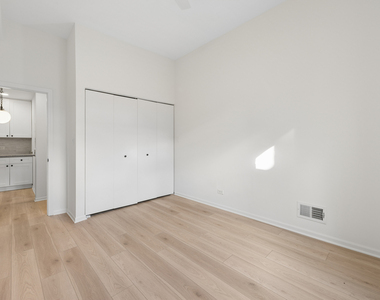 937 W Armitage Avenue - Photo Thumbnail 14