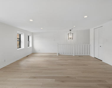 937 W Armitage Avenue - Photo Thumbnail 4
