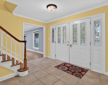 857 W Lanark Lane - Photo Thumbnail 3