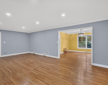 857 W Lanark Lane - Photo Thumbnail 6