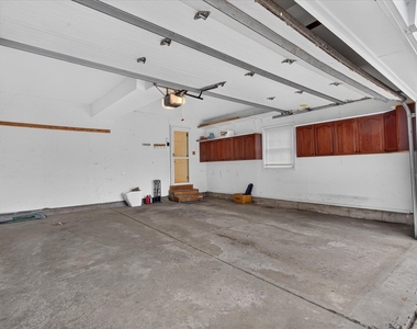 857 W Lanark Lane - Photo Thumbnail 41