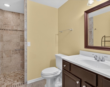 857 W Lanark Lane - Photo Thumbnail 21