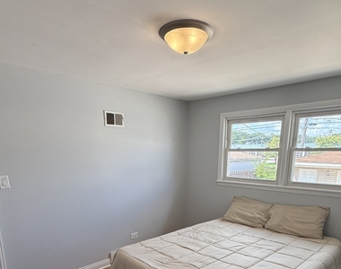 656 Saginaw Avenue - Photo Thumbnail 32