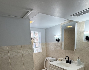 656 Saginaw Avenue - Photo Thumbnail 38