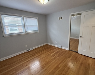 656 Saginaw Avenue - Photo Thumbnail 35