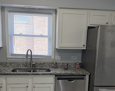 656 Saginaw Avenue - Photo Thumbnail 15