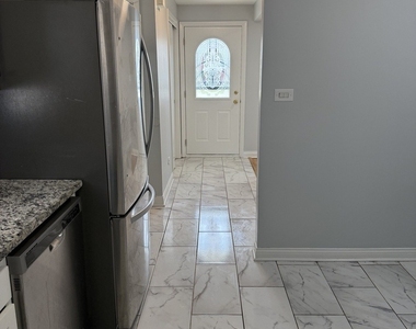 656 Saginaw Avenue - Photo Thumbnail 17