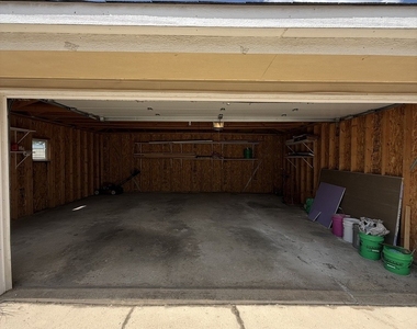 656 Saginaw Avenue - Photo Thumbnail 55