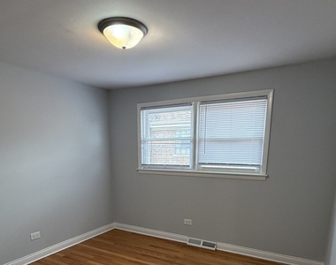 656 Saginaw Avenue - Photo Thumbnail 34