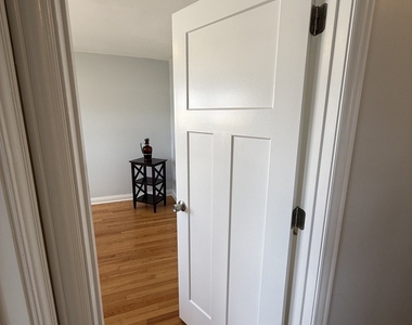 656 Saginaw Avenue - Photo Thumbnail 28