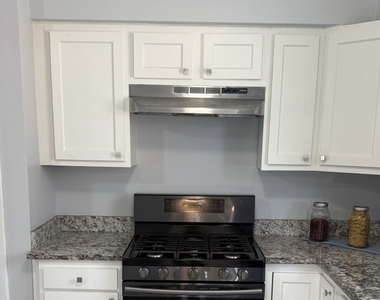 656 Saginaw Avenue - Photo Thumbnail 14