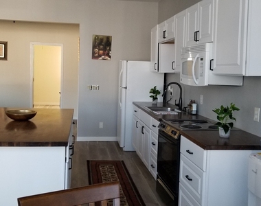 1402 5th Street - Photo Thumbnail 2
