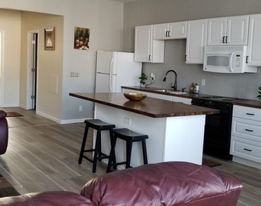 1402 5th Street - Photo Thumbnail 10