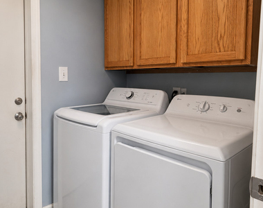 1354 Kingsbury Drive - Photo Thumbnail 6