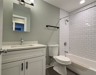 800 Graceland Avenue - Photo Thumbnail 13