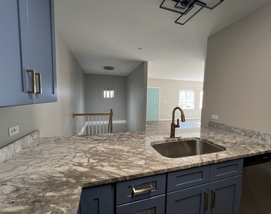 1600 North Avenue - Photo Thumbnail 6