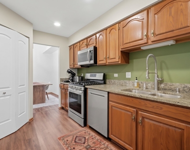 17594 Cambridge Place - Photo Thumbnail 7