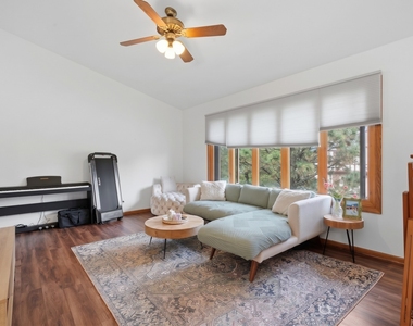 17594 Cambridge Place - Photo Thumbnail 2