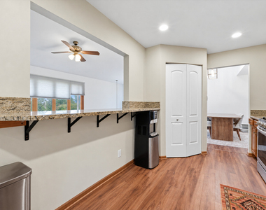 17594 Cambridge Place - Photo Thumbnail 5