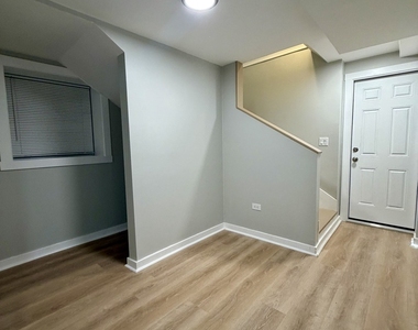 2701 N Whipple Street - Photo Thumbnail 14