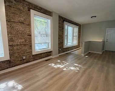 2701 N Whipple Street - Photo Thumbnail 3