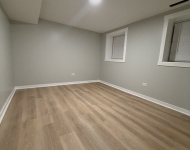 2701 N Whipple Street - Photo Thumbnail 11