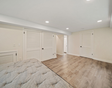5320 Suffield Court - Photo Thumbnail 16