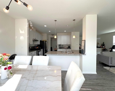 4107 Winslow Court - Photo Thumbnail 7