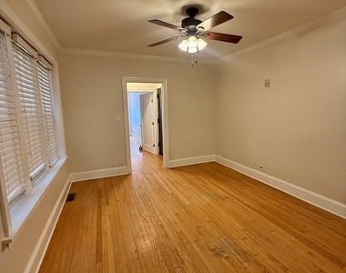 1906 W Byron Street - Photo Thumbnail 7
