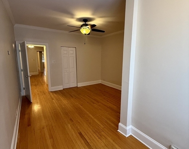 1906 W Byron Street - Photo Thumbnail 3