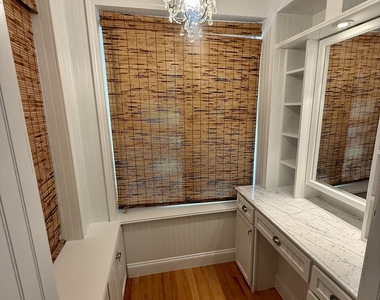 1906 W Byron Street - Photo Thumbnail 4