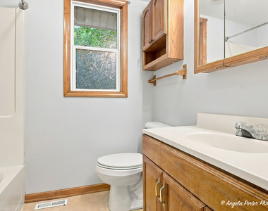 338 E Lakeview Avenue - Photo Thumbnail 16