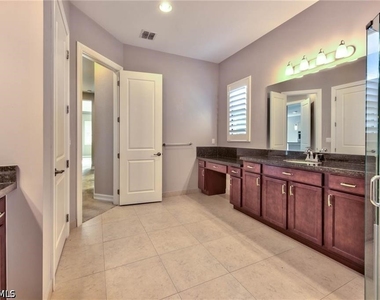 9336 Woodhurst Drive - Photo Thumbnail 13