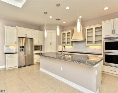 9336 Woodhurst Drive - Photo Thumbnail 3