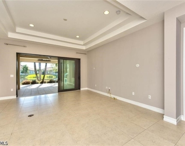 9336 Woodhurst Drive - Photo Thumbnail 6