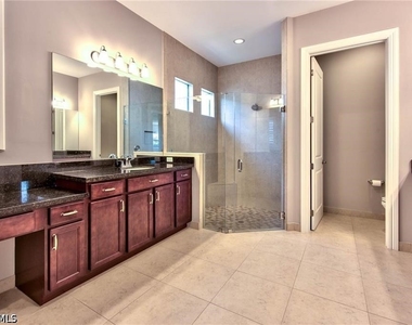9336 Woodhurst Drive - Photo Thumbnail 14